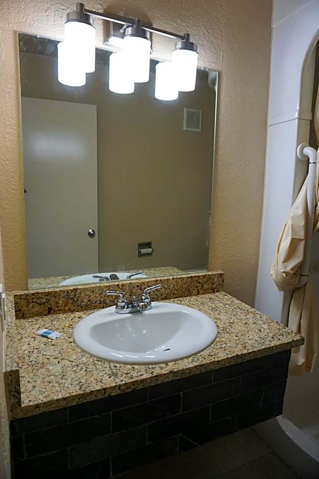 Econo Lodge San Antonio Northeast I-35 – San Antonio, TX