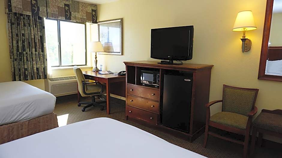 Baymont by Wyndham Arlington At Six Flags Dr