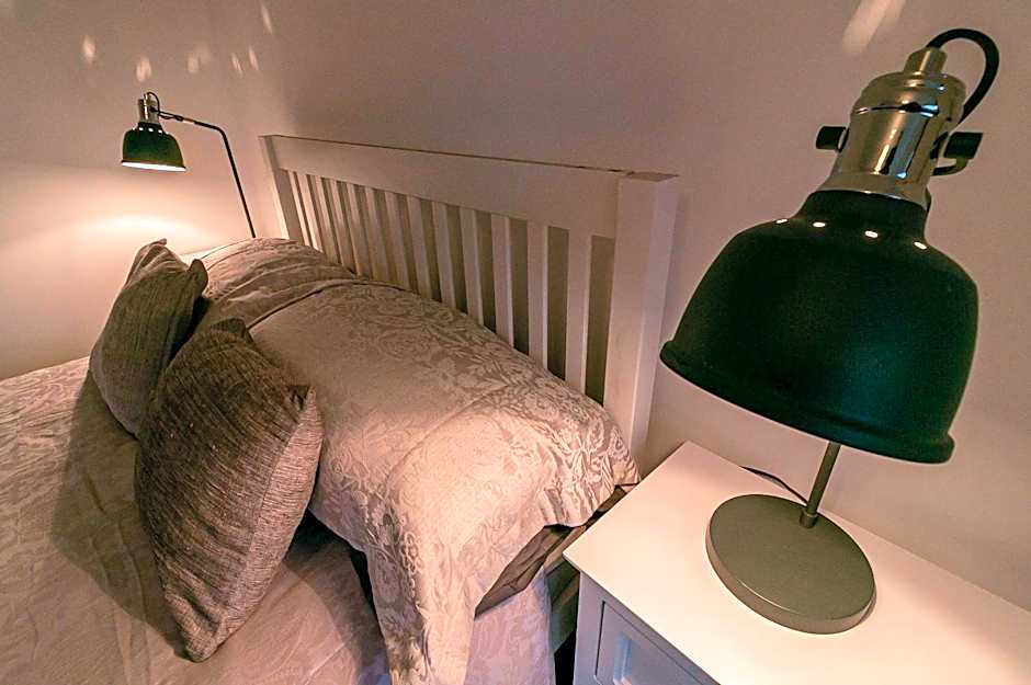Photo 1 of 6 of Deluxe 1 King Bed