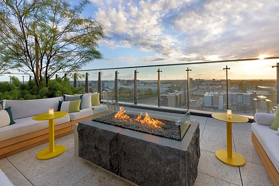 The Viv Hotel, Anaheim, a Tribute Portfolio Hotel