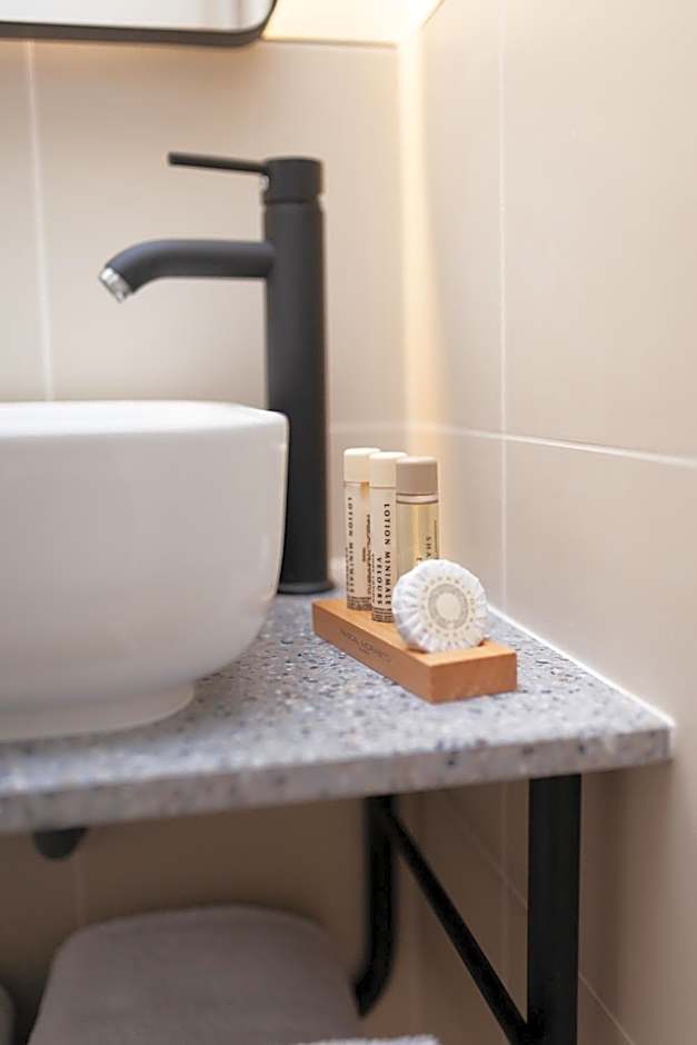 Tinah Paris, Champs Elysées