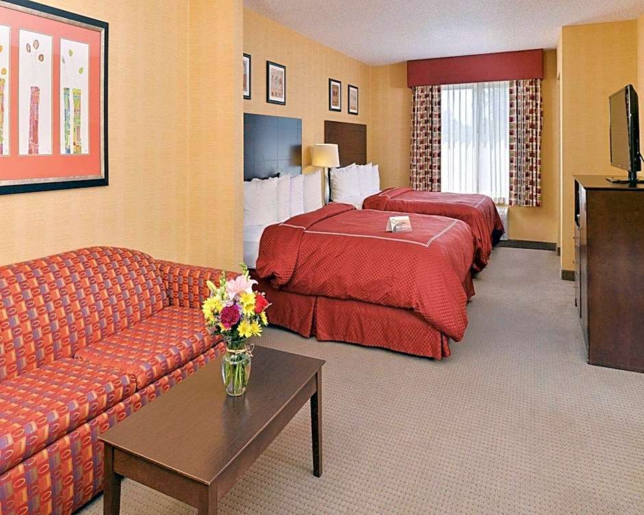 Quality Suites Stratford