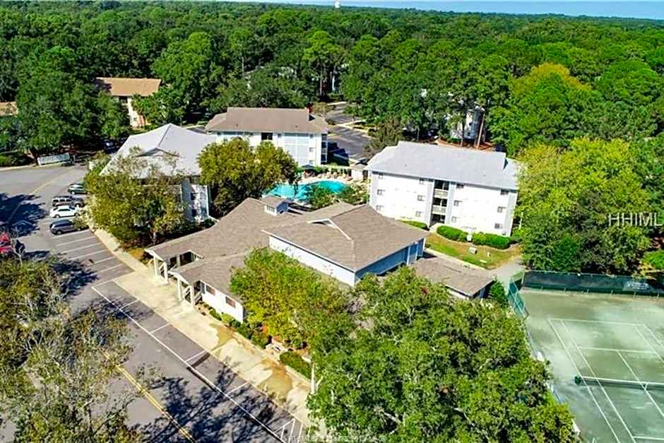 5 stars Peaceful Condo - 7 min walk to the beach