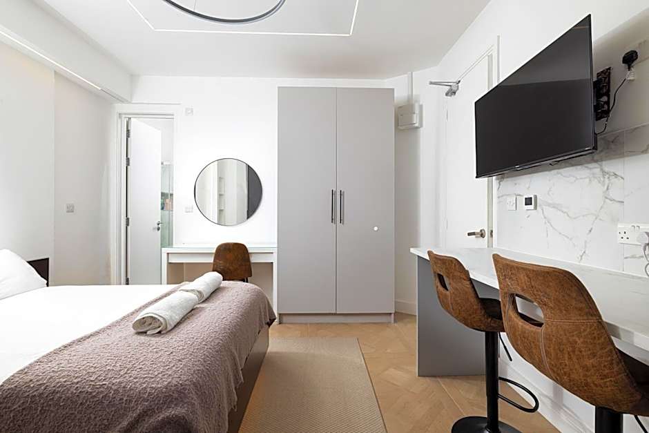 Luxurious London Studios