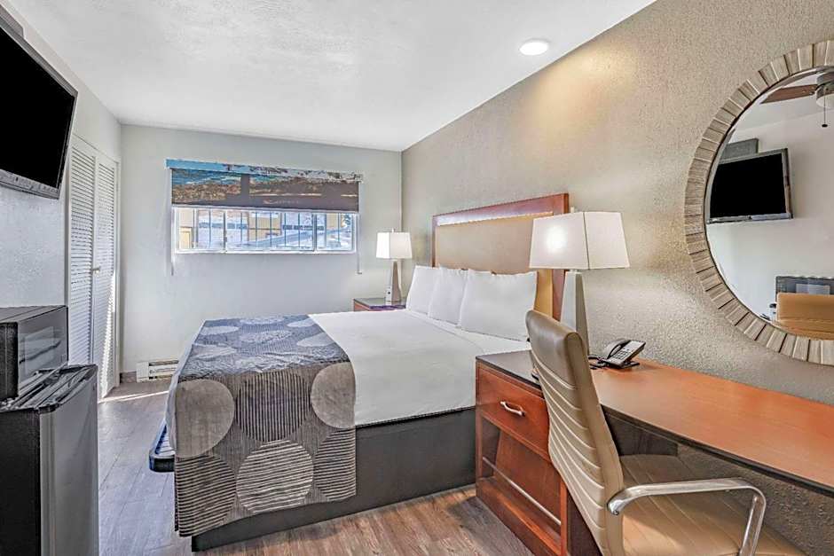 Oceanside Inn & Suites, a Days Inn by Wyndham