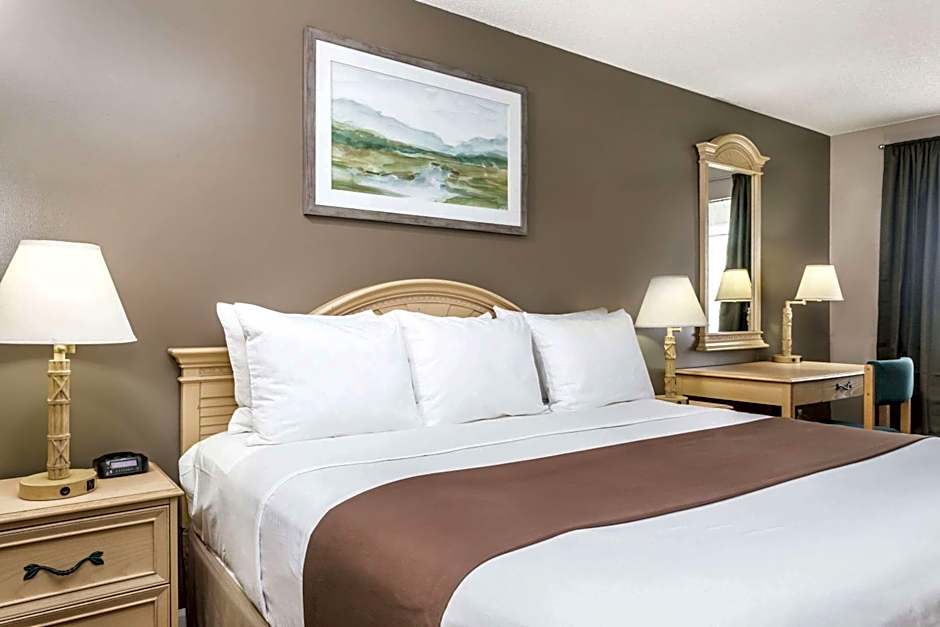 Super 8 by Wyndham Madison