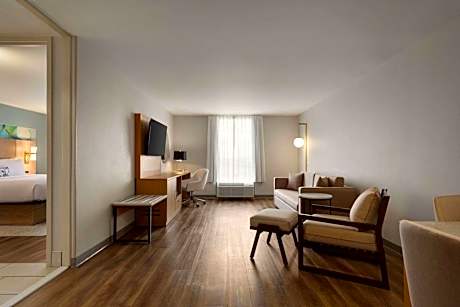 Executive King Suite - Non-Smoking
