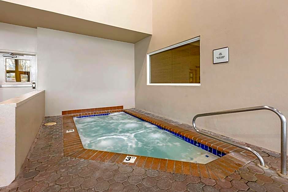 Best Western Plus Mill Creek Inn