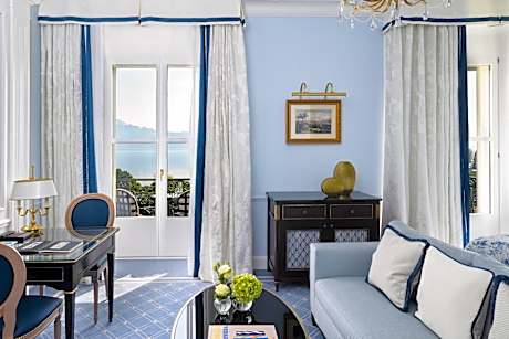 Deluxe Double Room with Lake View