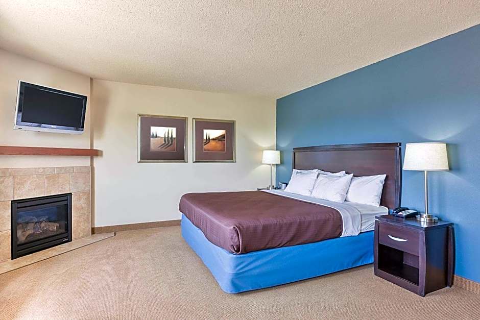 AmericInn by Wyndham Monmouth