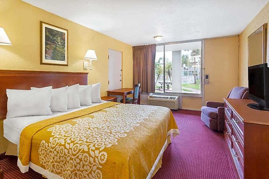 Howard Johnson By Wyndham Orlando/Inter Drive – Orlando, FL