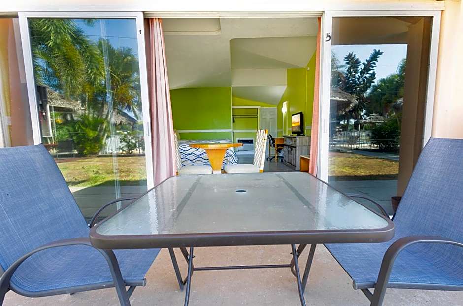 Warm Mineral Springs Motel