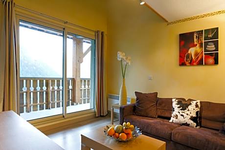 Duplex Apartment (8-10 Adults)