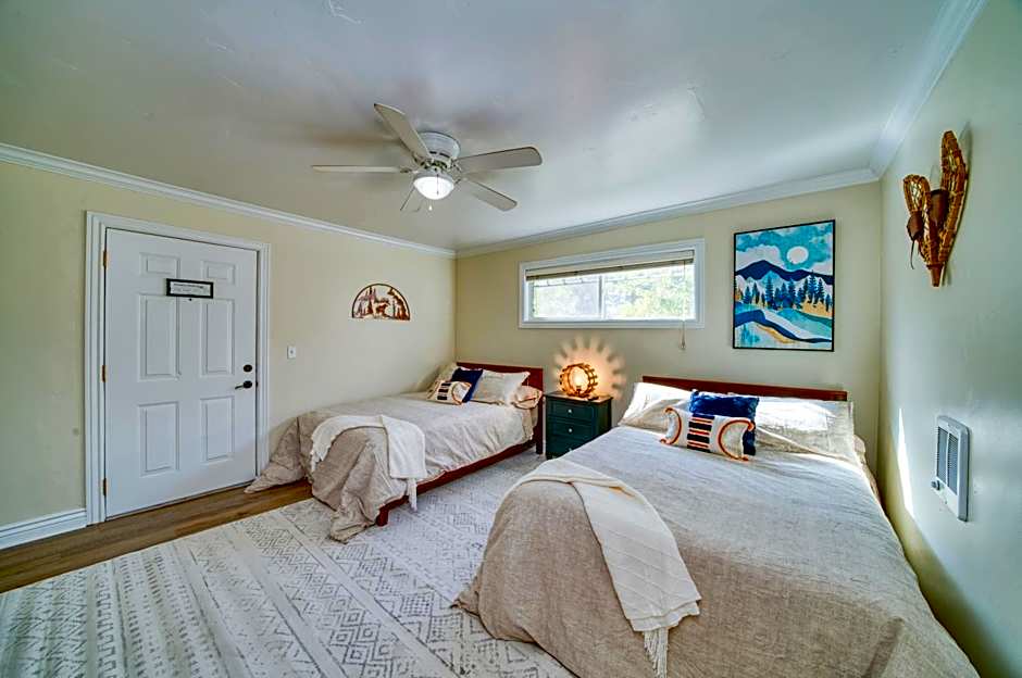 Moose and Maple Lodge