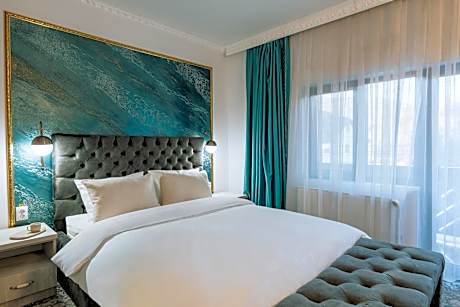 Suru Hotel & Restaurant