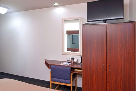 2 Queen Beds Accessible Ns