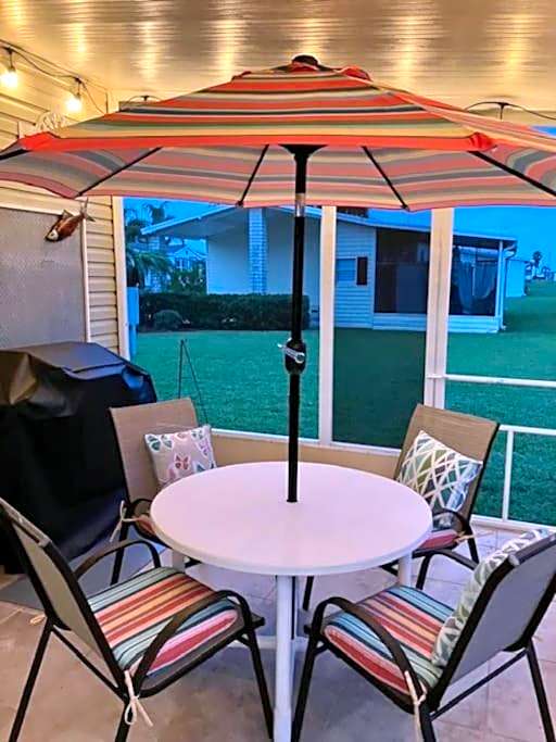 Coastal Imagination Sunny Dayz Oasis