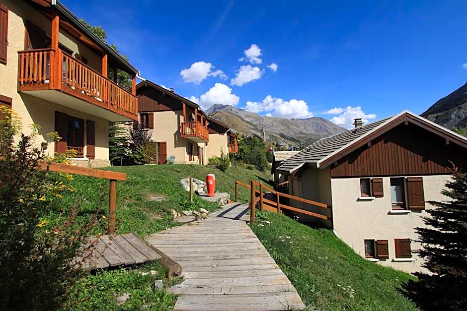 Chez Philippe - Appartements et Chalets - Panoramic Village vue Glaciers
