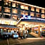 Ming Lu Holiday Hotel