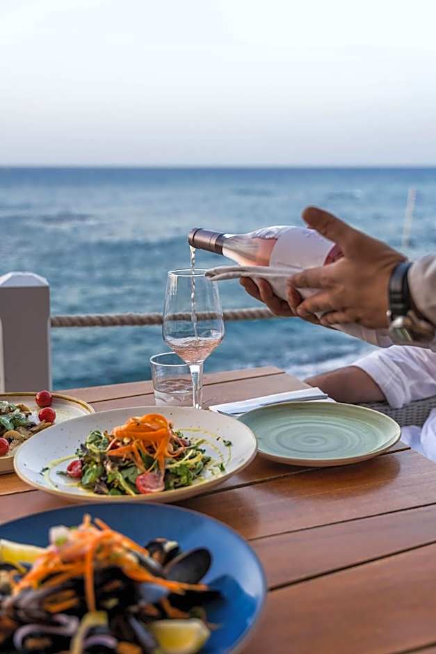 Glaros Beach Hotel