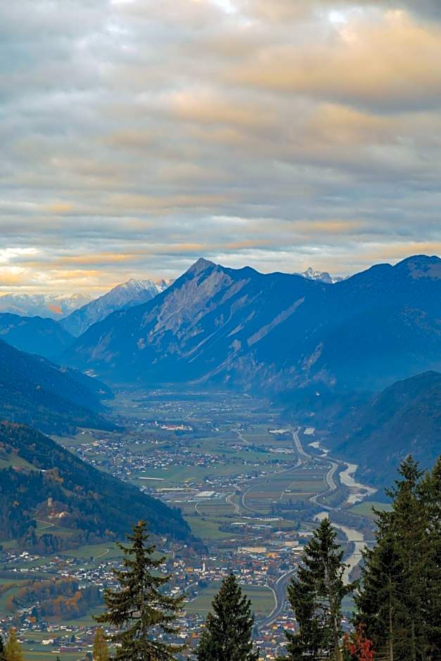 NIDUM - Casual Luxury Hotel