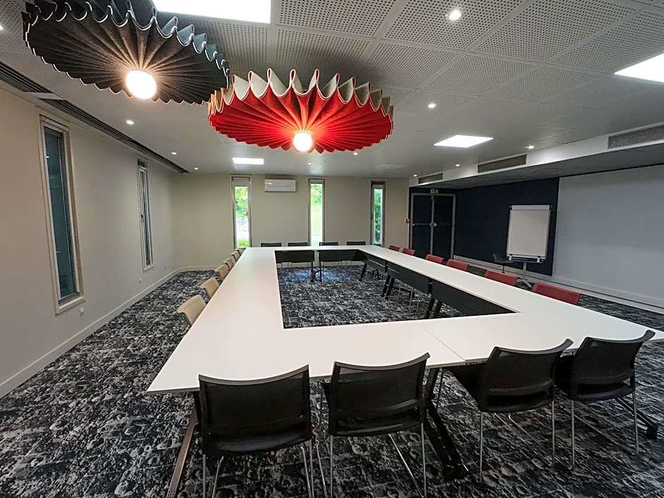 ibis Lyon Est Bron