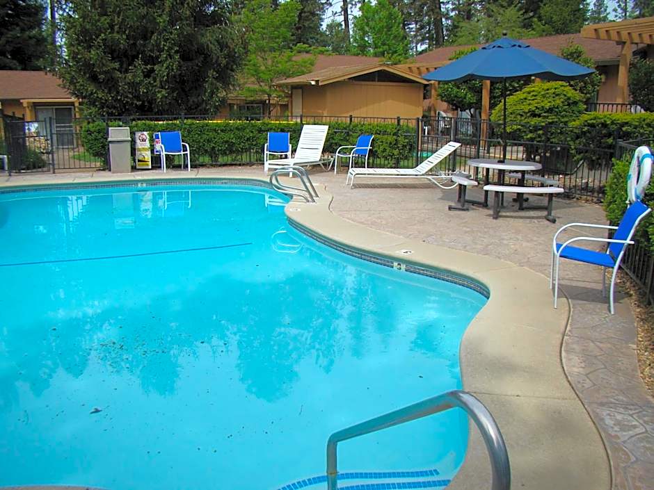 Ponderosa Gardens Motel