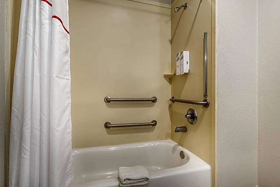 Red Roof Inn La Porte