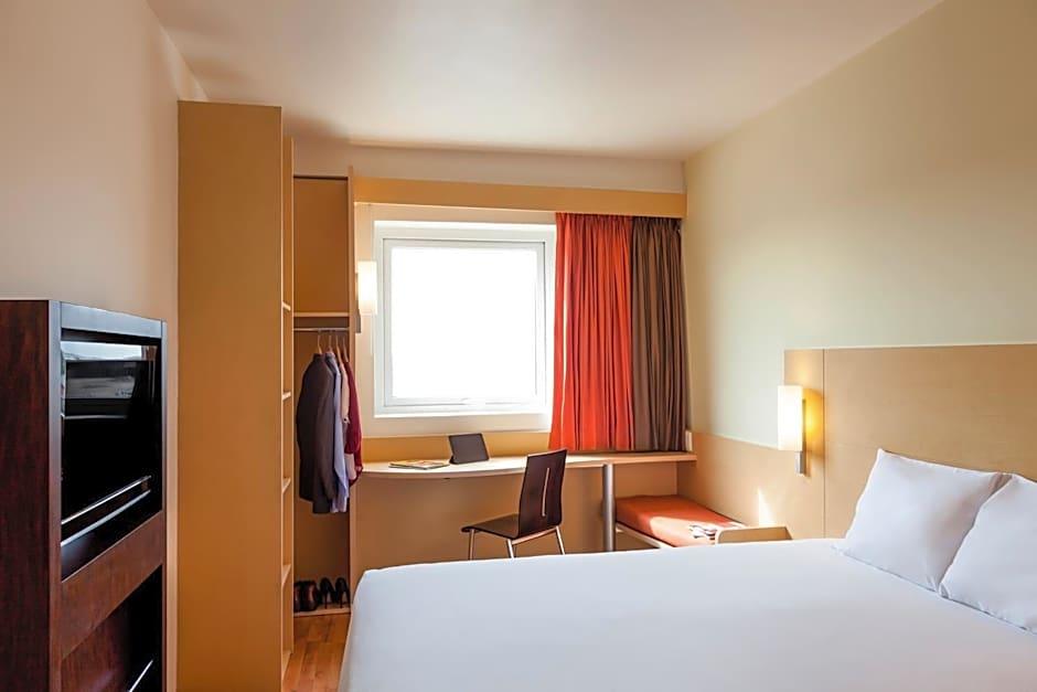 Ibis Juarez Consulado