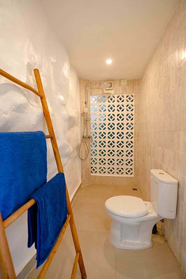 Villa Ayunan 3 BR on Bingin Beach