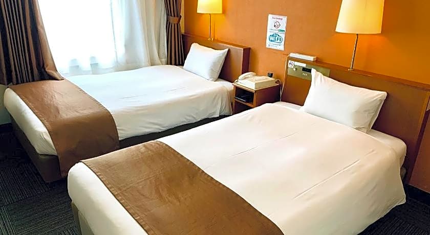 Tokyo Plaza Hotel