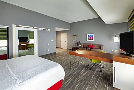 King Studio Suite - Non-Smoking