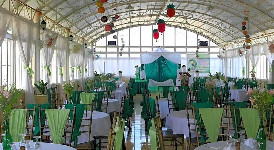 Island Tropic Hotel and Restaurant