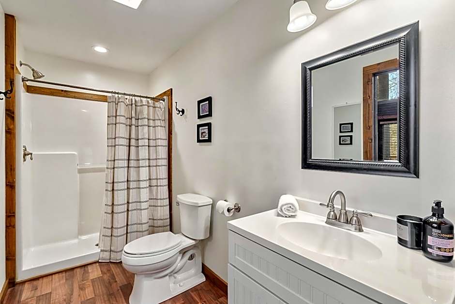 Rivers Edge Treehouses