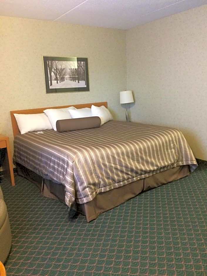 Travelodge by Wyndham Winnipeg East