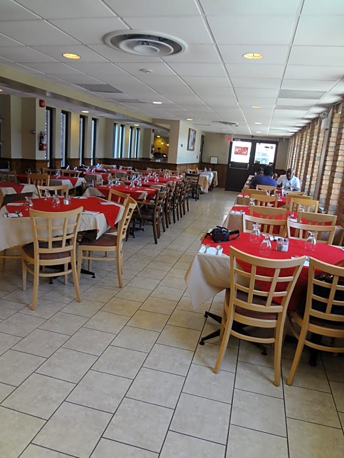 Empress Inn and Suites by the Falls