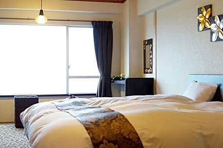 Standard Twin Room with Sea View