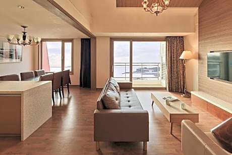 Silver Suite Duplex (With Kitchenette)