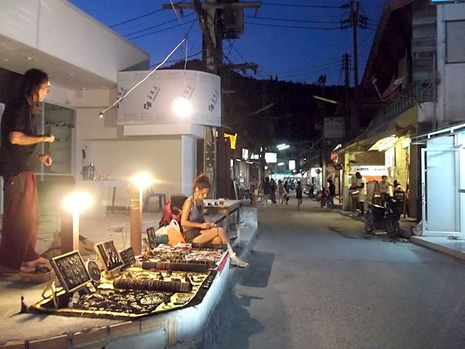 Sleep Tight Hostel at Koh Phangan