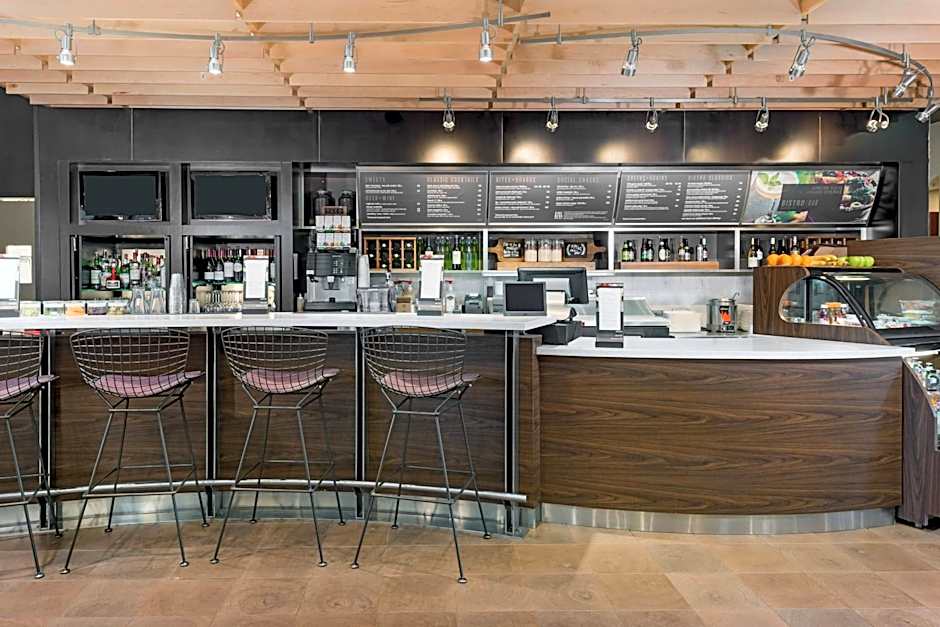 Courtyard by Marriott Buffalo Airport