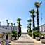 Bee Queen Hotel