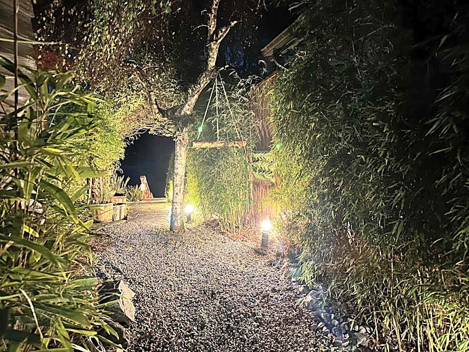 Waterfront Hot Tub Firepit King Bed - 6H