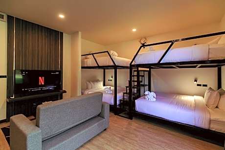 Quadruple Room with Mountain View