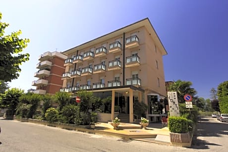 Hotel Conti