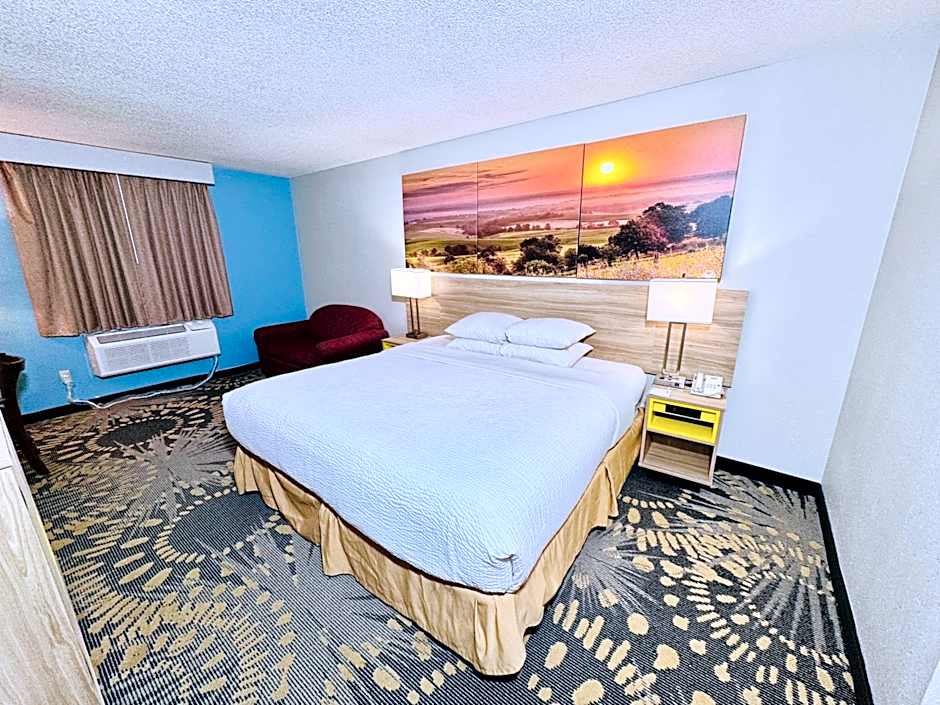 Days Inn by Wyndham Salina I-70