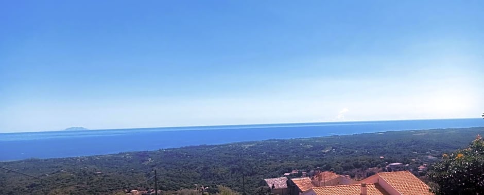 Chambres d'hôte A Caserella, Maison de village rénovée avec vue sur mer