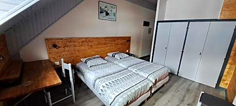 Twin Room with Mountain View - South