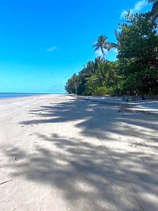 WanderLust - Little Slice of Heaven on Macrossan Str