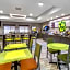 La Quinta Inn & Suites by Wyndham Columbus - Edinburgh