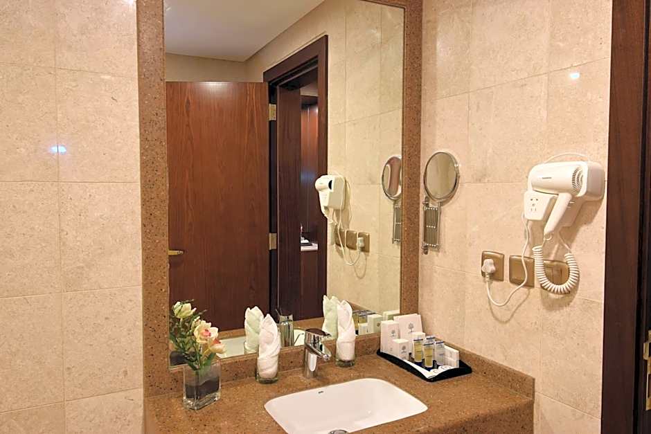 Zaha Al Munawara Hotel